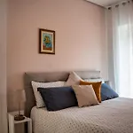 La Terra Di Mezzo 아파트호텔 3*