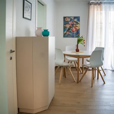 La Terra Di Mezzo 아파트호텔 Saliceto