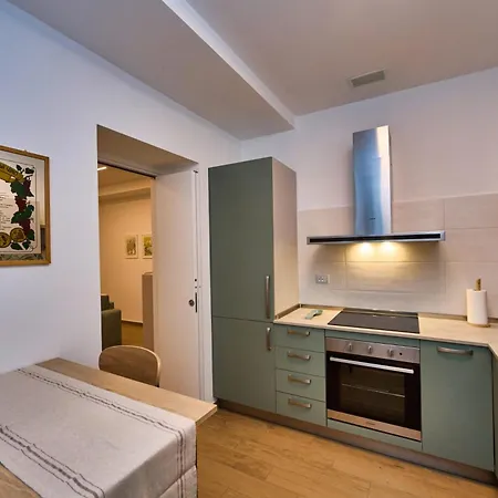 La Terra Di Mezzo 아파트호텔